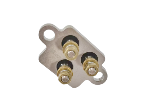 Anschlussklemmenleiste aus Messing mit Mutter M4 und C45-Plattenmaterial für hervorragende mechanische Festigkeit und elektrische Leistung